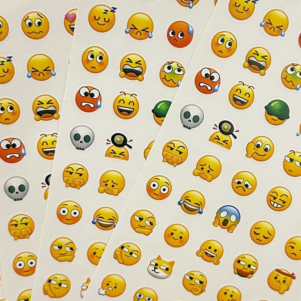 爆款Emoji贴纸可爱手账含新横版创意卡通翻白眼贴画黄豆表情抖音