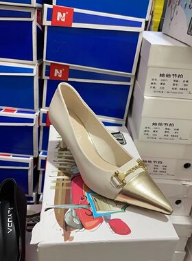 裕达时装女鞋时尚简单大气细跟米色22118