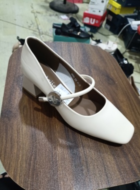 2025春季新款女鞋单鞋玛丽珍鞋浅口小香风女鞋88093米她