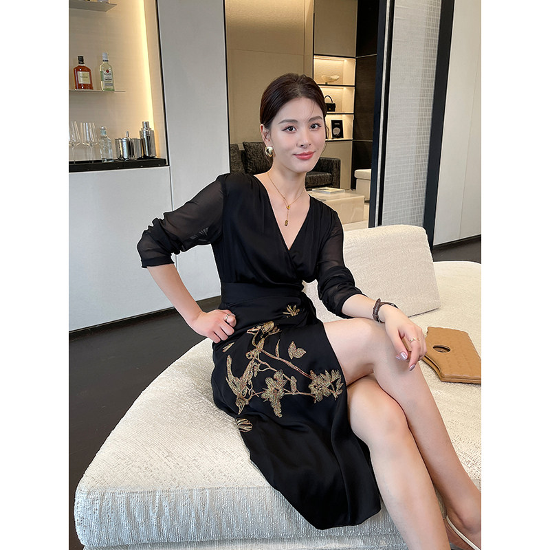 尚孚 东方花鸟 金丝刺绣黑色真丝连衣裙女桑蚕丝气质围裹茶歇裙