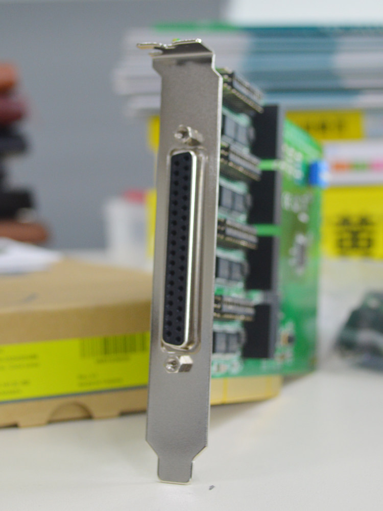 새로운 PCI-1620B 어드밴텍 8포트 RS-232 다중 직렬 통신 카드 서지 보호 확장 획득 카드 재고 있음