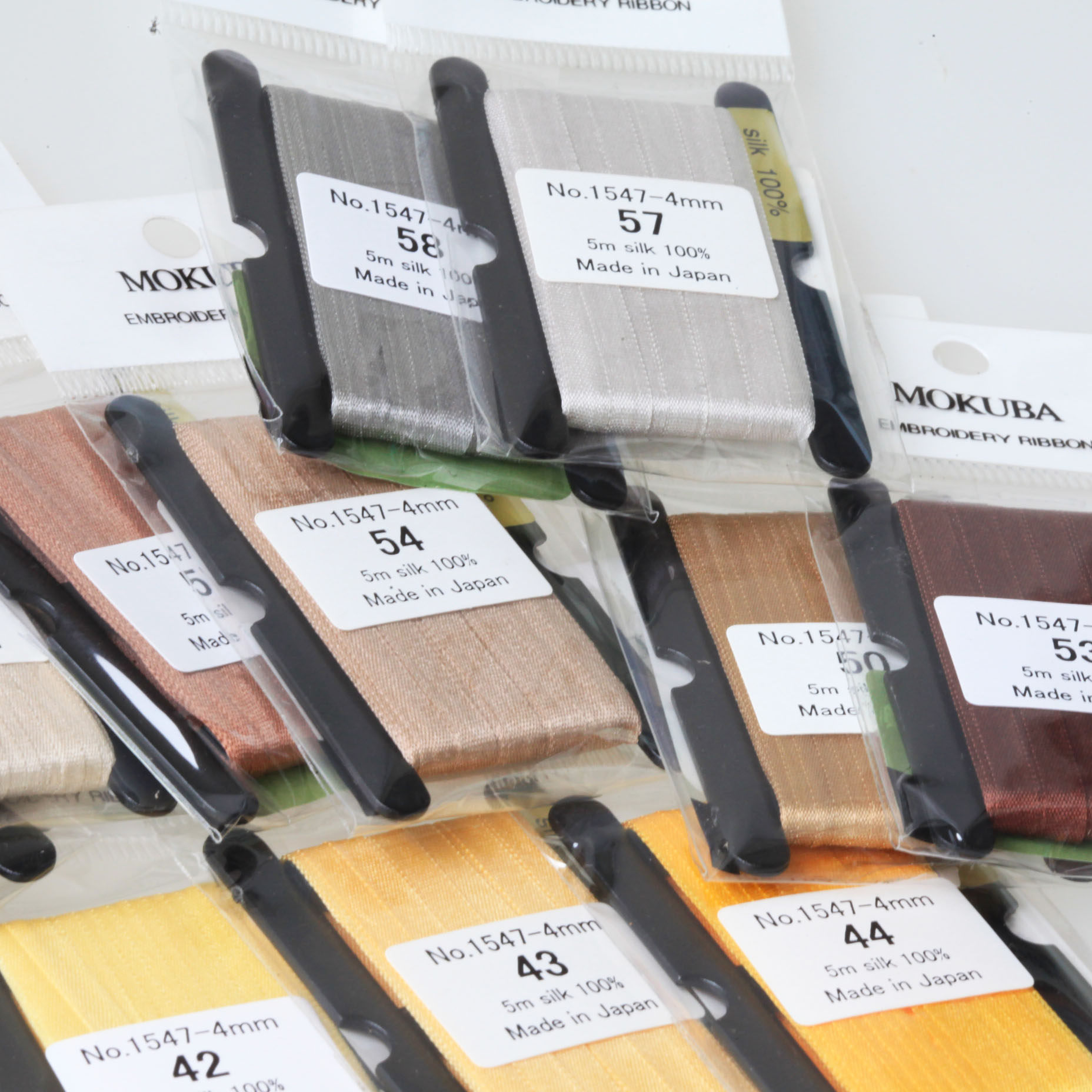 日本进口mokuba 木马丝带 1547-4mm 真丝 silk 黄咖色系在类目 居家布艺, 缝纫DIY材料、工具及成品, 缝纫DIY配件/辅料/配饰, 丝带/绸带/布带中 - 来自Buy2taobao.com提供专业的淘宝代购服务