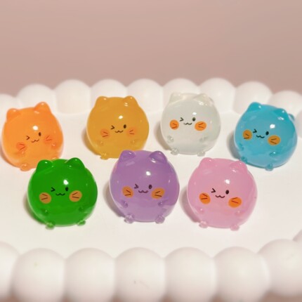 夜光彩色可爱荧光发光小猫咪微景观树脂配件家居桌面摆件