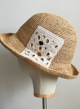 春夏草帽渔夫帽遮阳帽文艺女手工编织贴布度假出游帽子气质圆顶帽