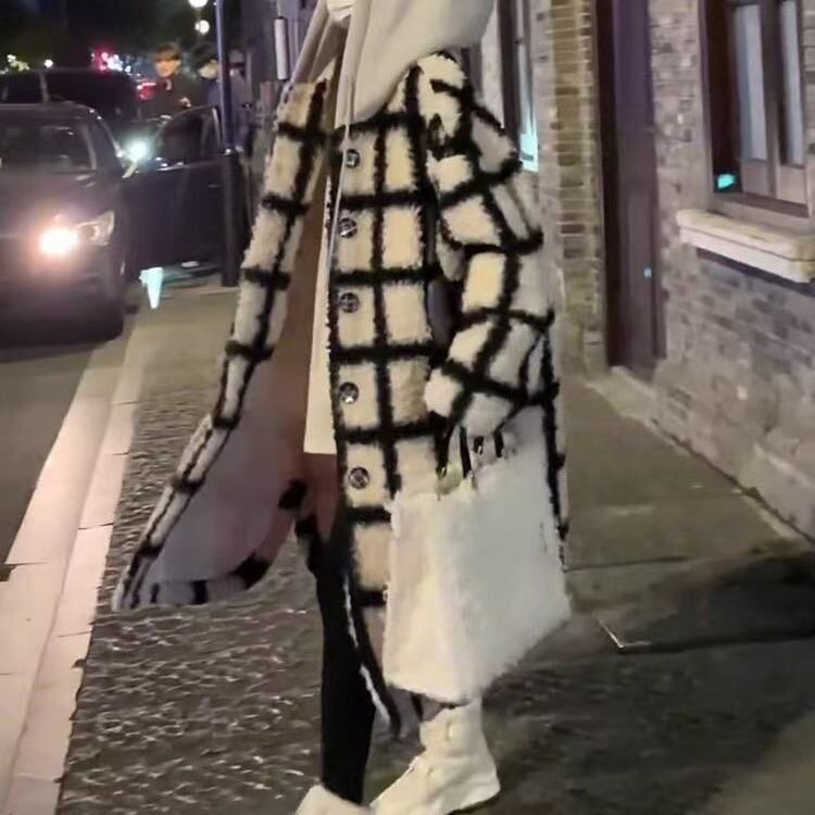 2025冬装新款大码毛绒绒保暖开衩假两件格子连帽长款大衣外套女潮