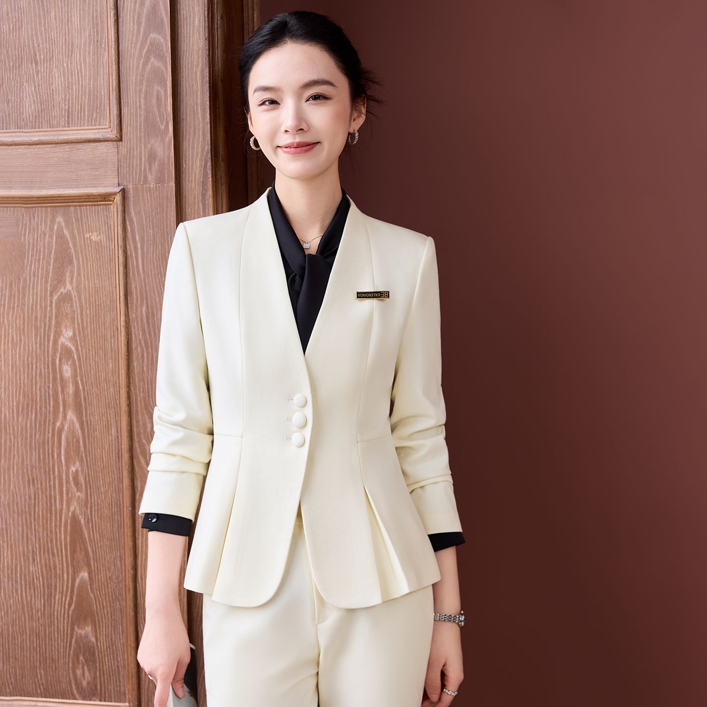 米白色职业西装套装女2025新款秋季时尚气质职业装上衣西服工作服