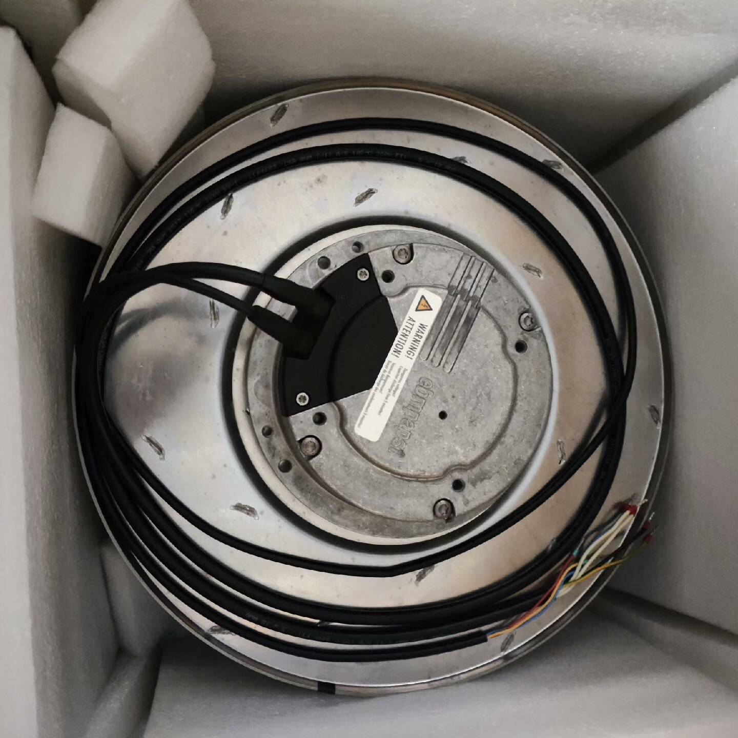 R3G355-AM33-74电机，艾默生精密议价 维修！！！