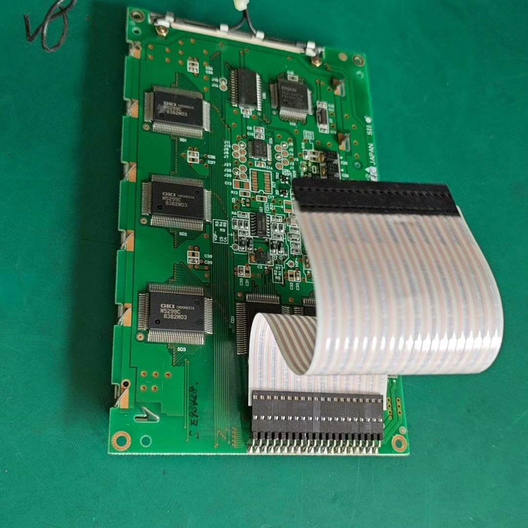 G242c液晶屏 sed1330f驱动。显示议价 维修！！！