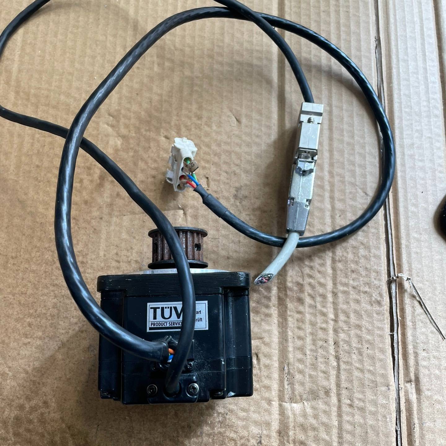 安川电机SGMP-02V314T，200W议价 维修！！！