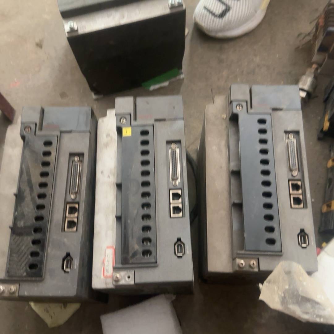 驱动器CF100-0002T2A-R议价 维修！！！