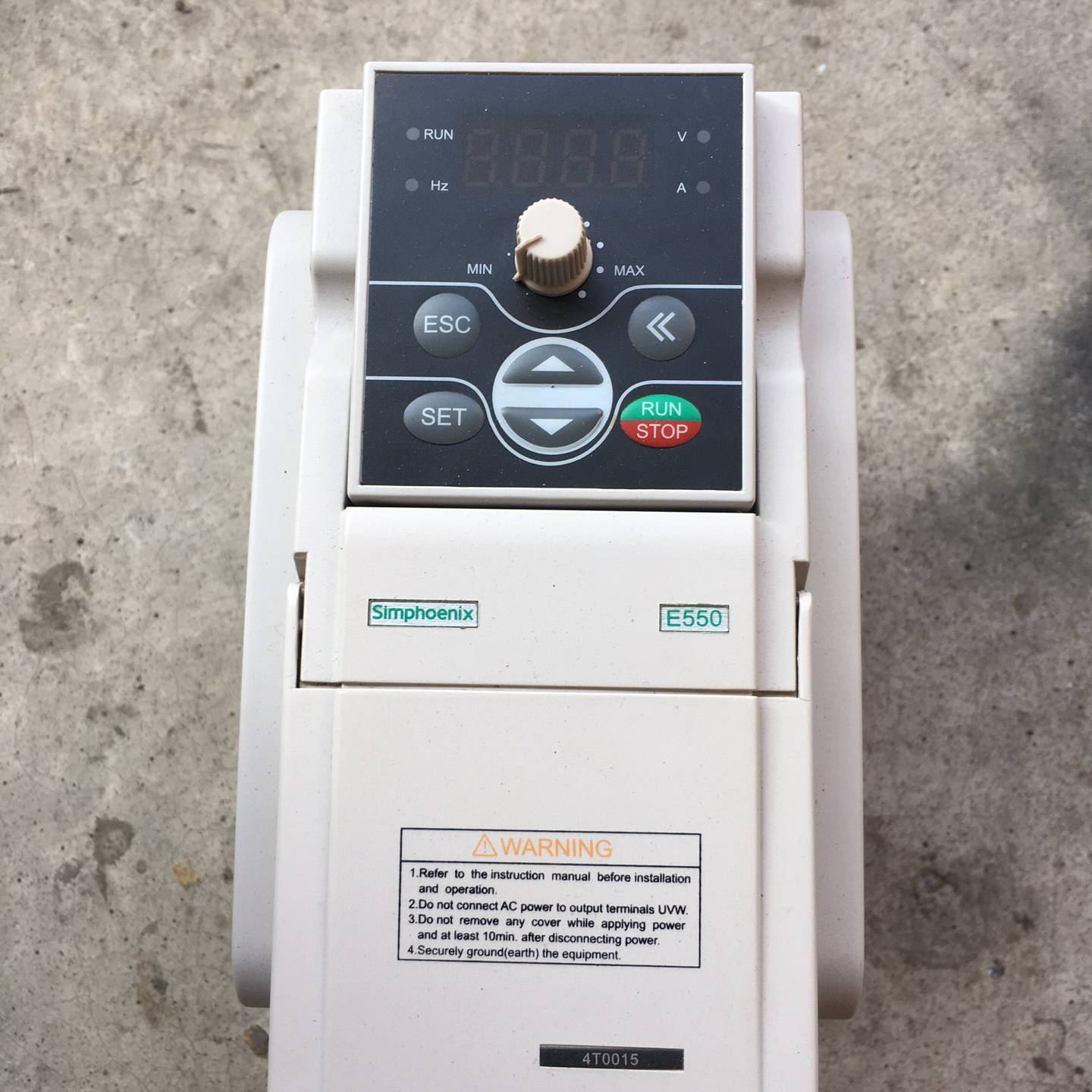 SUNFAR四方E550变频器1.5KW/380V议价 维修！！！
