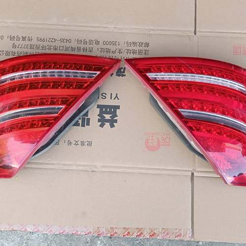 奔驰S级W221后尾灯总成议价 维修！！！