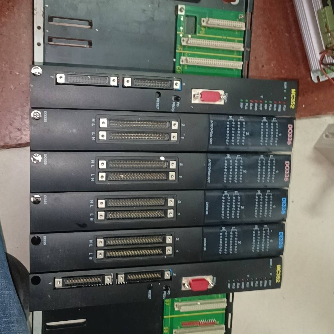 东芝PLC  DO335二个, 跟MC352二议价 维修!!!