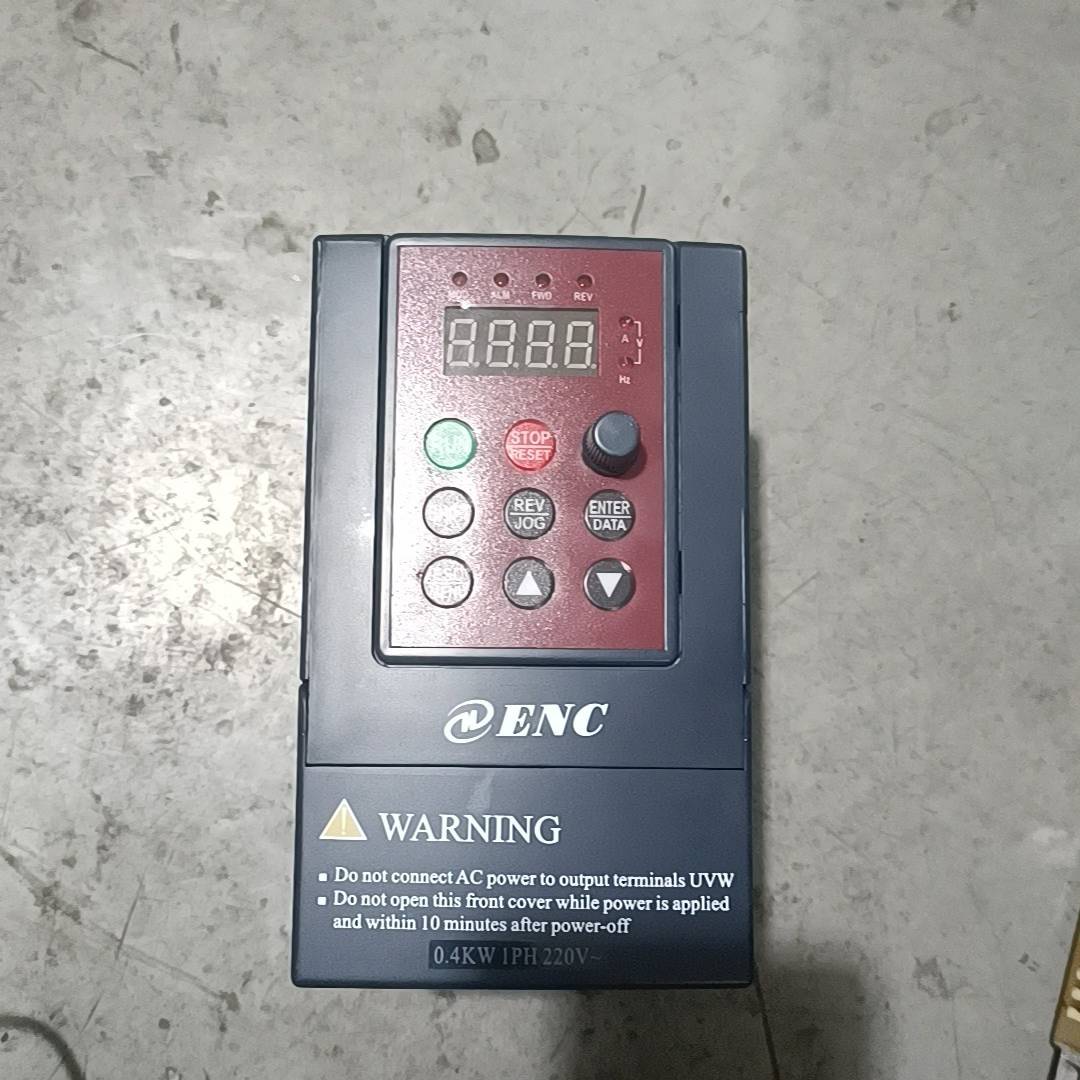 易能变频器：EDS800-2S0004N议价 维修！！！