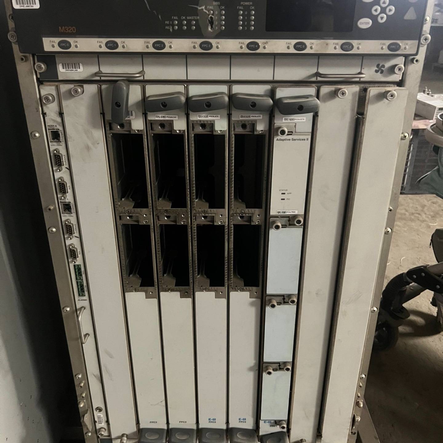 Juniper   M320路由器 ，配置如议价 维修！！！