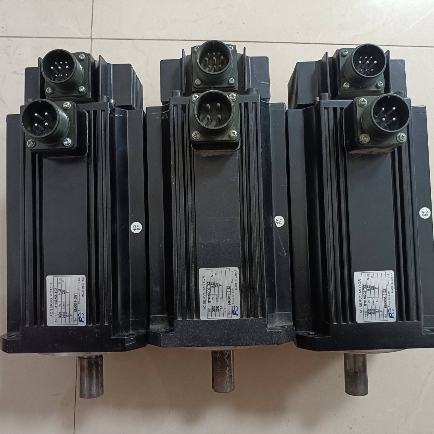 GYH302C6-TC2 富士3kw伺服电机 功议价 维修！！！