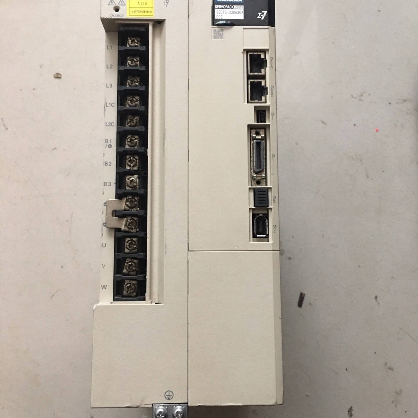 安川伺服驱动器SGD7S-330A30A002议价 维修！！！