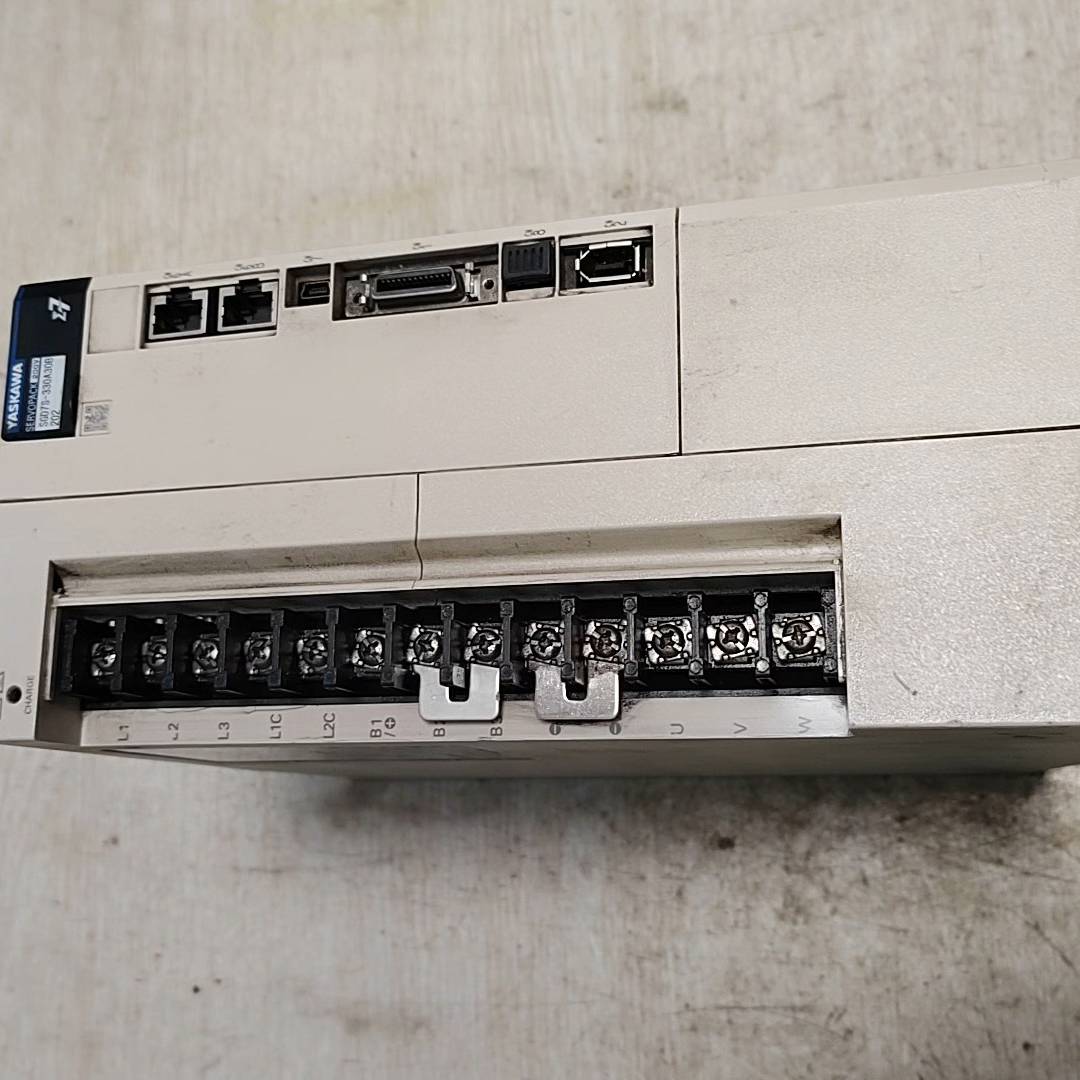安川伺服驱动器，SGD7S-330A30B2议价 维修！！！