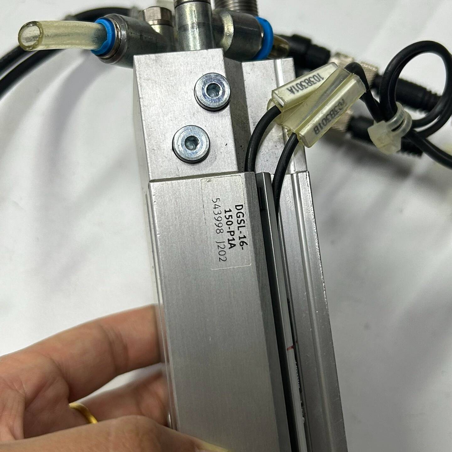 FESTO滑台气缸DGSL-16-150-P1A实物议价 维修！！！