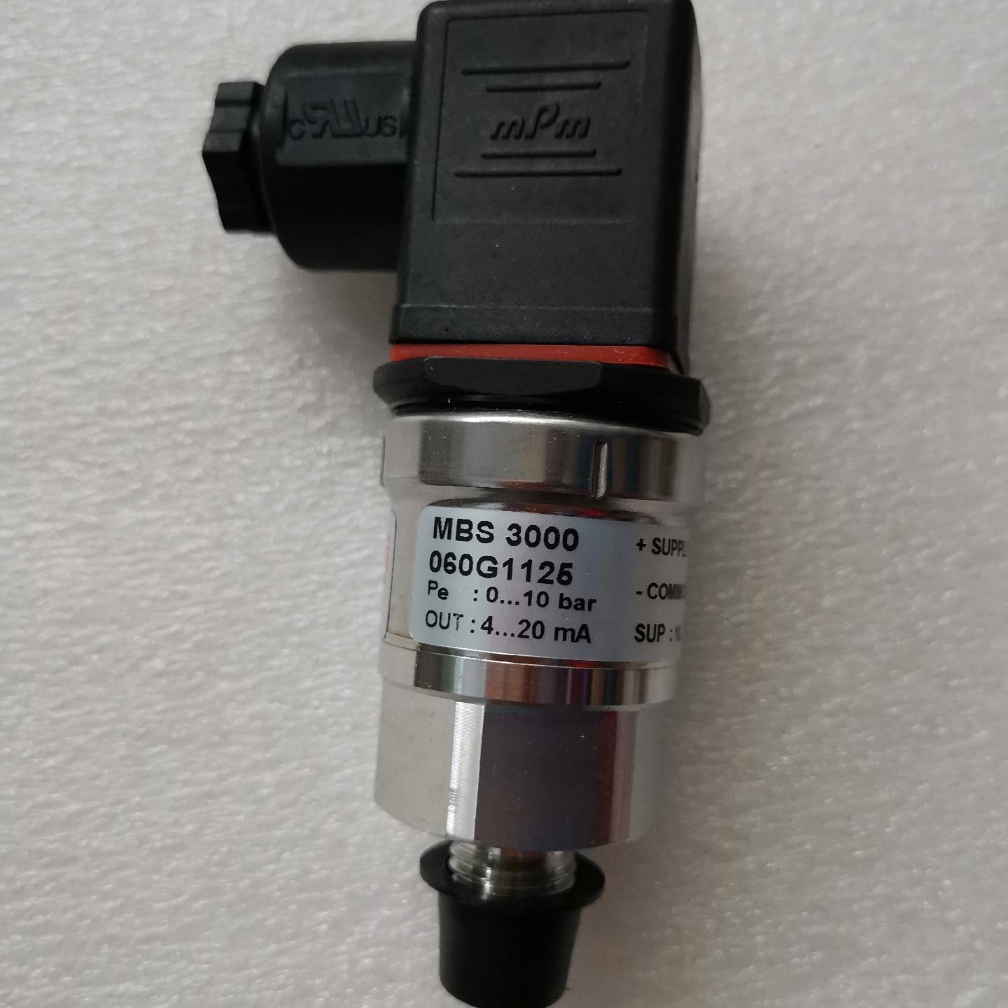 060G1125丹佛斯压力传感器0-10ba议价 维修！！！