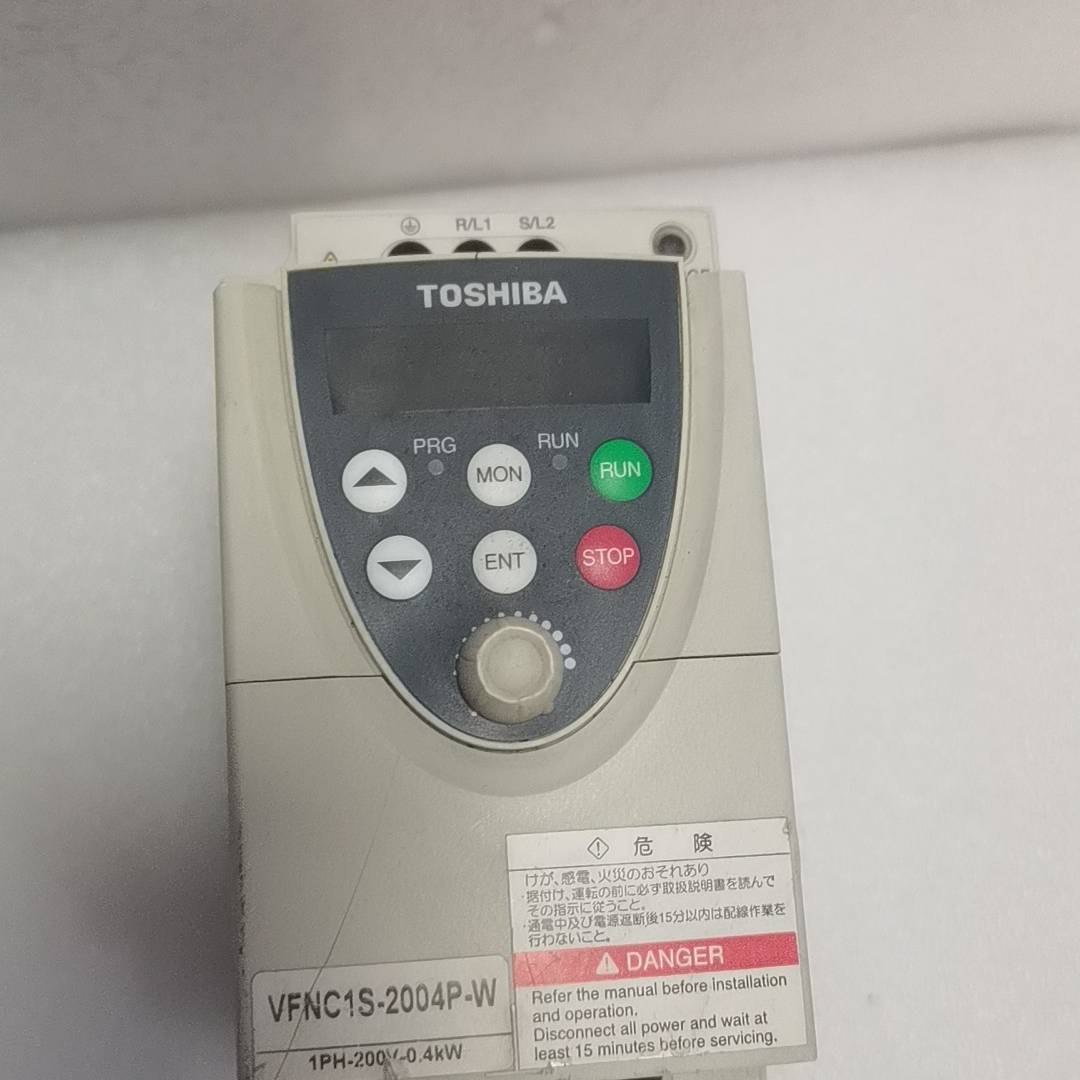 东芝变频器 VFNC1S-2004P-W 1PH- 20议价 维修！！！