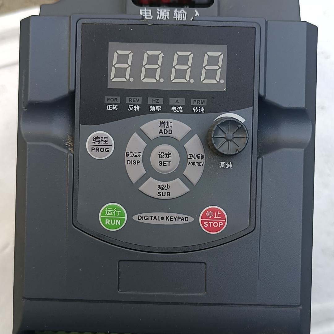 变频器1.5KW型号RLP100M-1R5G3议价 维修！！！