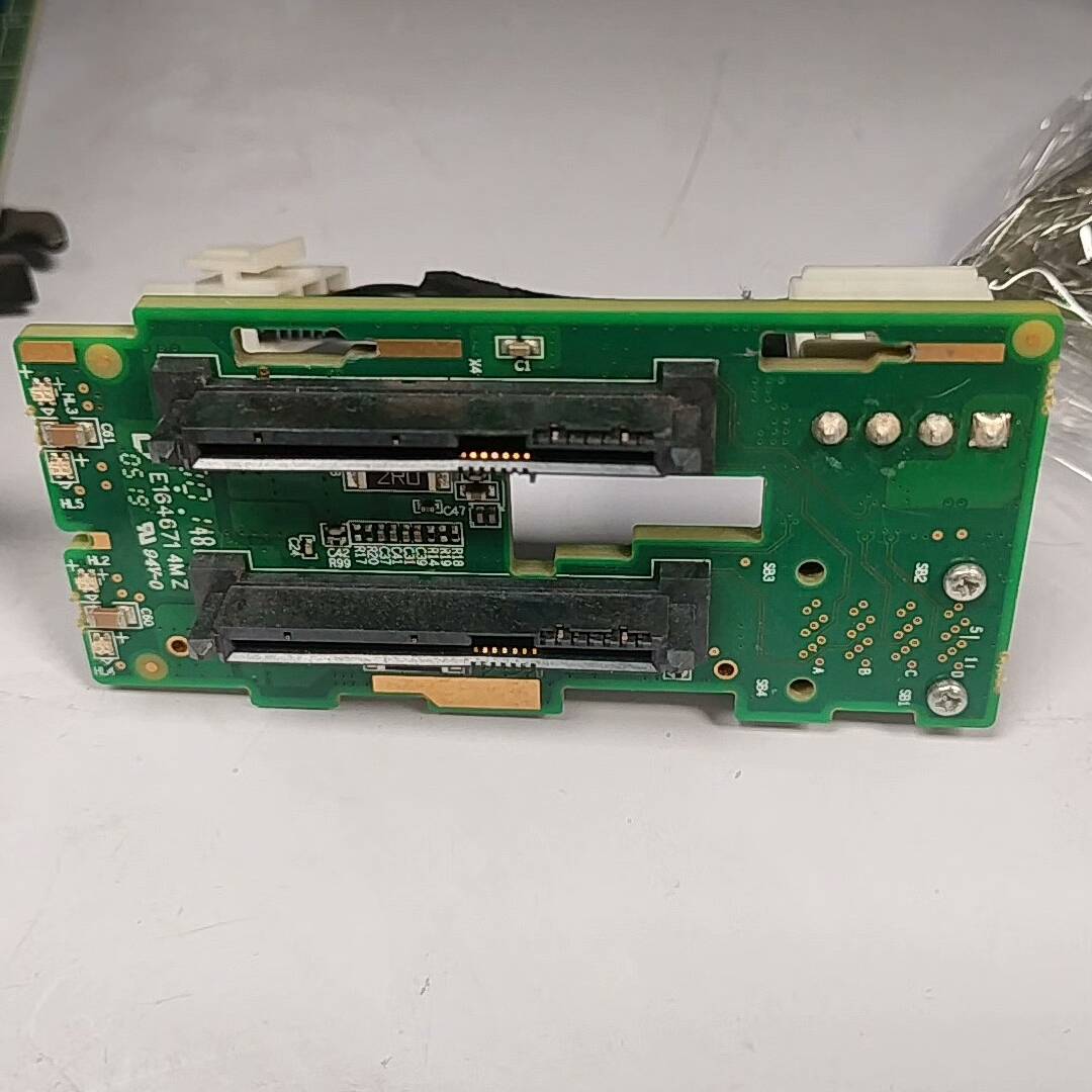 中兴R5300G4 后置2.5寸硬盘背板议价 维修！！！