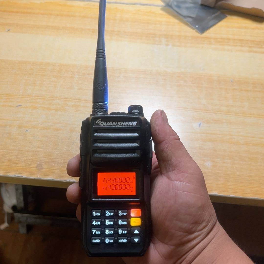 泉盛TG-UV2PLUS 多段对讲机 9成议价 维修！！！
