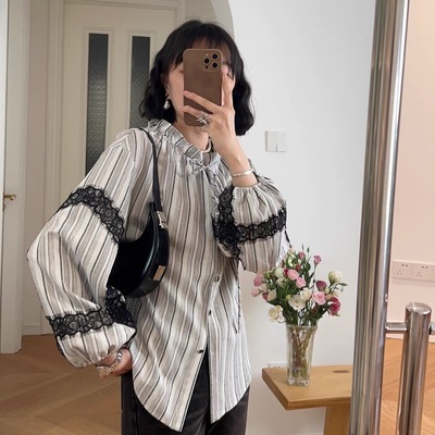 包邮新款 港风个性时髦小众蕾丝拼接条纹灯笼袖长袖衬衫 0.29KG