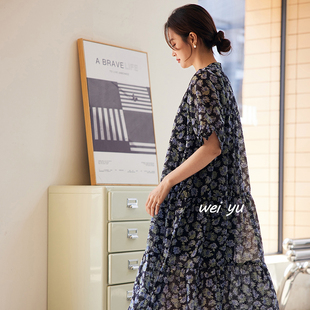 碎花V领赫本风法式连衣裙女2026夏季新款显瘦复古气质女神范长裙