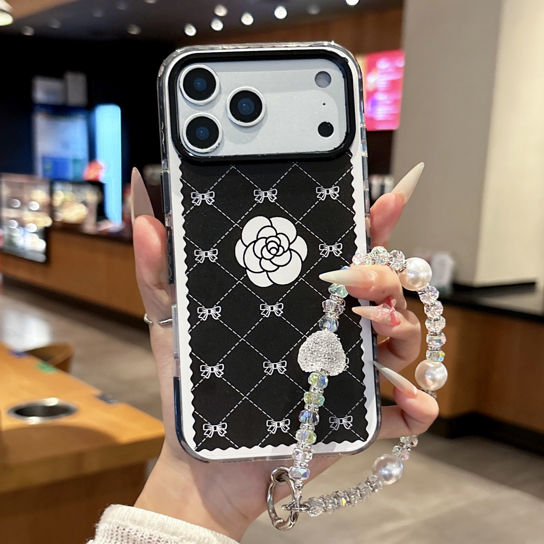 苹果17山茶花菱适用于iphone17promax手机壳16promax磁吸支架链条女款15pro可爱减龄14保护套13小香风防摔软