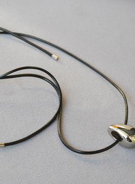 日韩ins冷淡风博主同款水滴吊坠小众设计个性黑色皮绳项链毛衣链