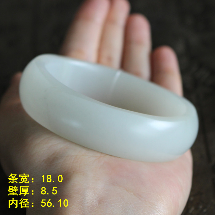 56.10羊脂底青花籽料手镯玉镯