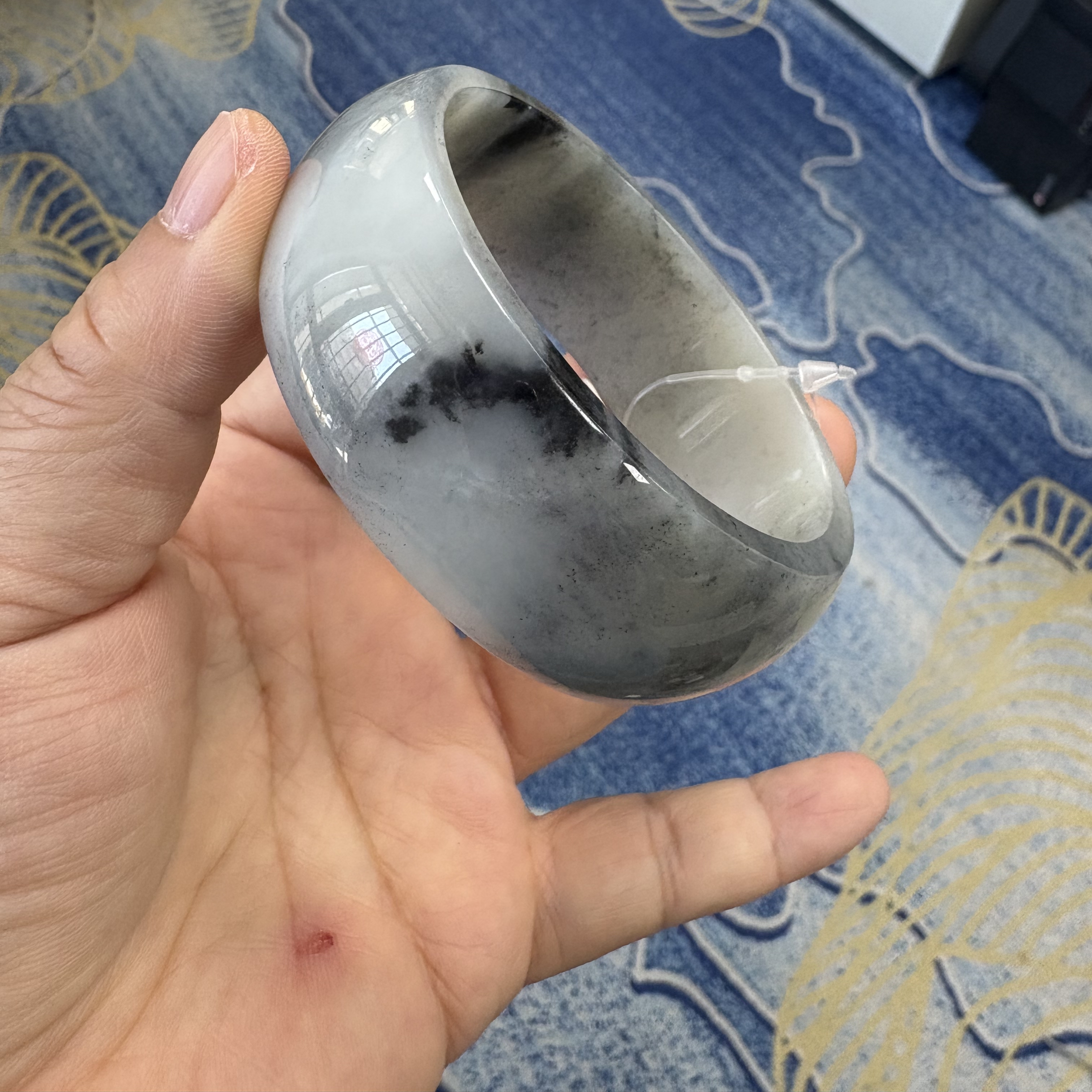 57.5质地非常好的墨玉籽料手镯