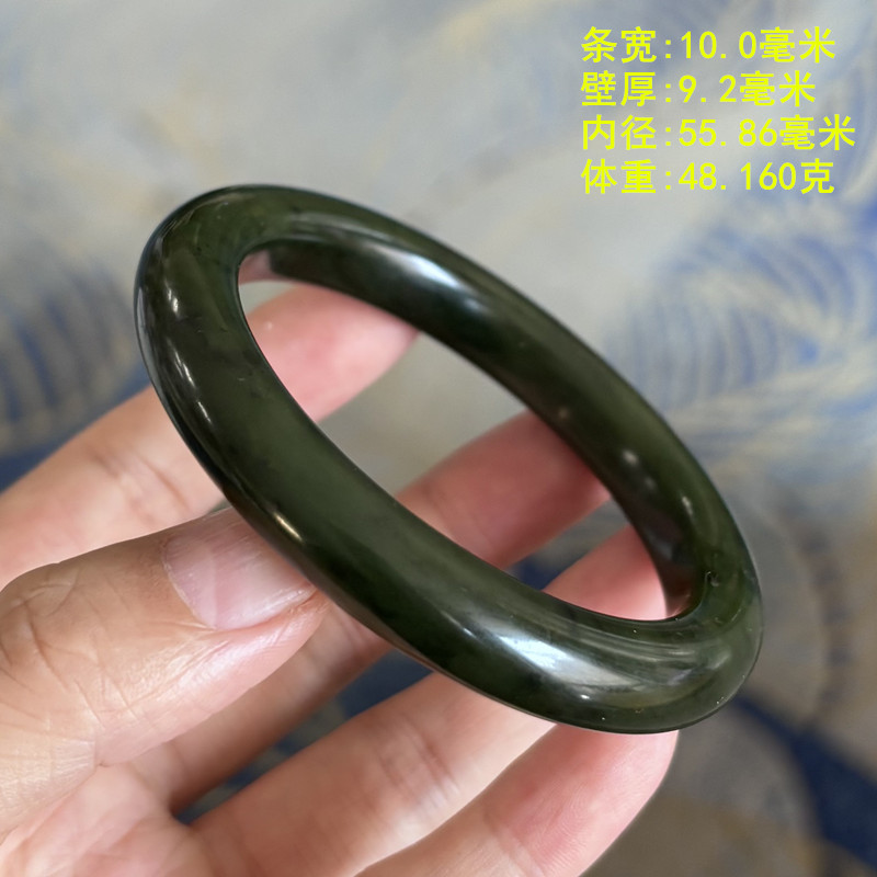 脂份很好的55.86碧玉籽料手镯