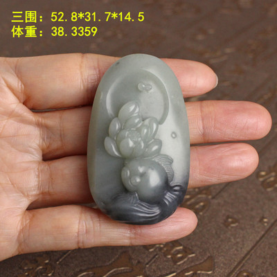 青白玉底青花籽料连年有余挂件