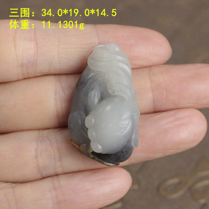 朕黄沁皮青花籽料金鱼挂件