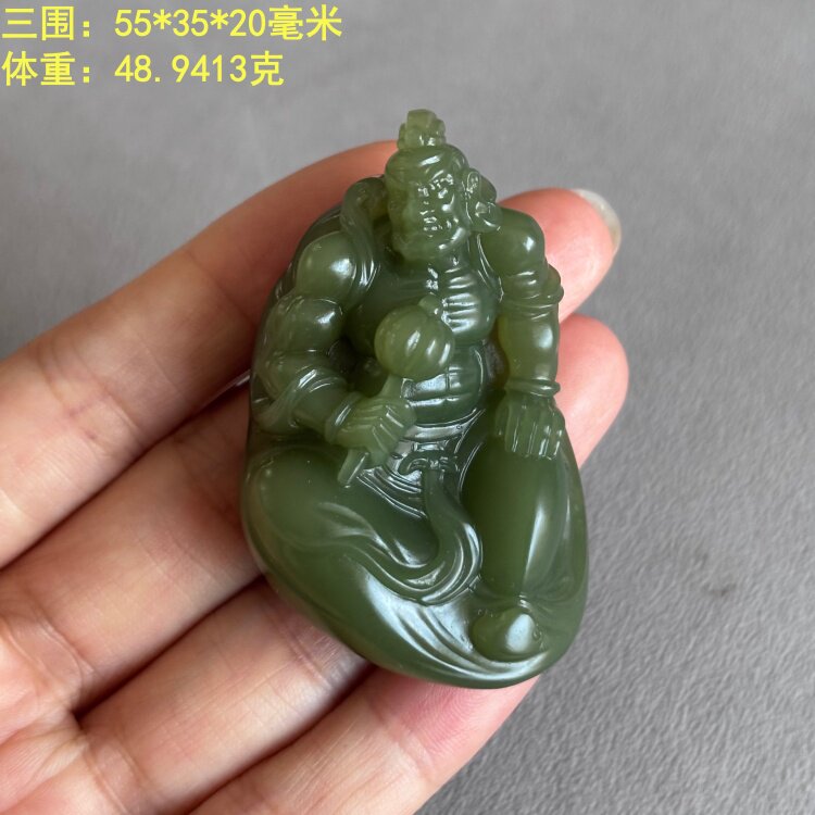 黄果绿色青玉籽料怒目金刚挂件