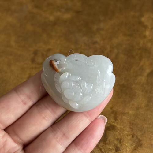 脂份很好黄沁皮青花籽料有余挂件