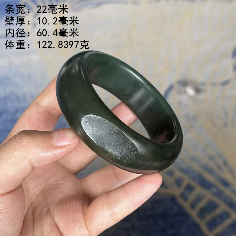 60.4老熟碧玉籽料大码手镯