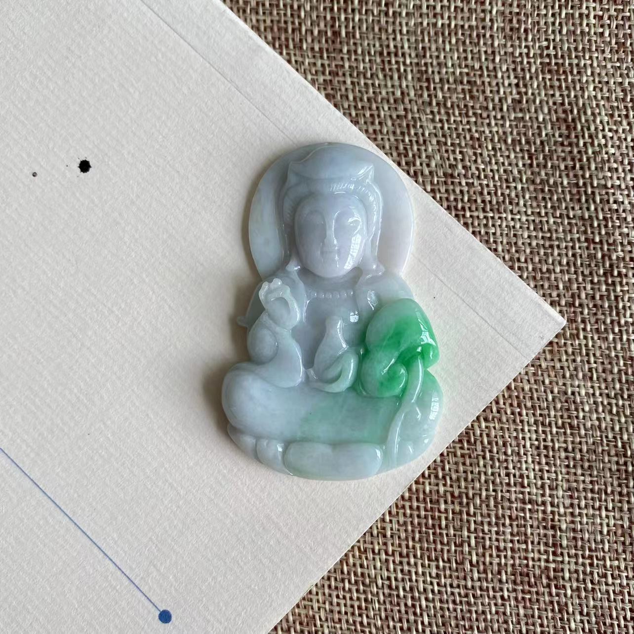 缅甸天然翡翠糯种白底青精雕观音吊坠