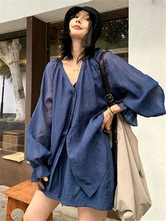 藏蓝色V领花苞袖设计宽松衬衫女2026年夏季新款显瘦阔腿短裤套装