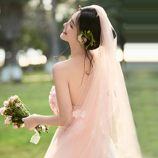 新款新娘头纱女拍照道具长拖尾超仙简约花瓣百搭婚纱头纱粉色素纱