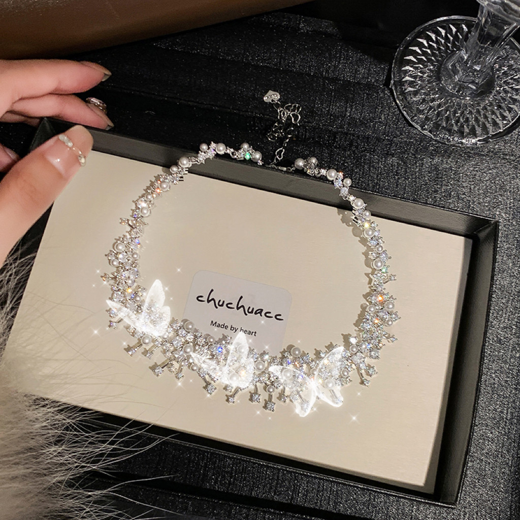 何家重工璀璨星云锆石珍珠项链