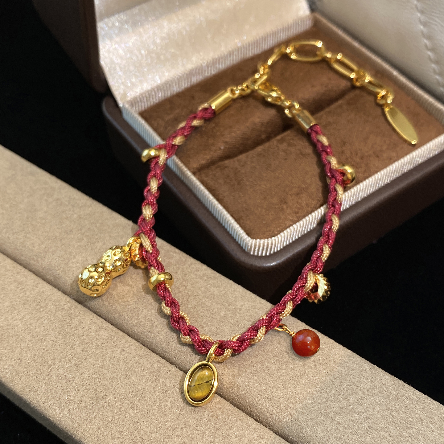 【好事花生】幸运彩石编绳手链女小众设计轻奢感高级百搭红色手绳