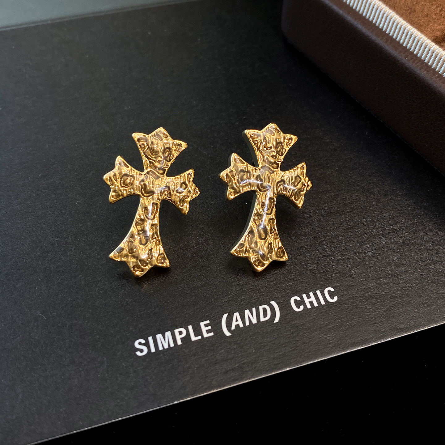 楚楚饰品甜酷风豹纹十字架耳环