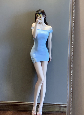 思瑞 性感包臀连衣裙 夏季新时髦三色入辣妹炸街方领气质修身短裙
