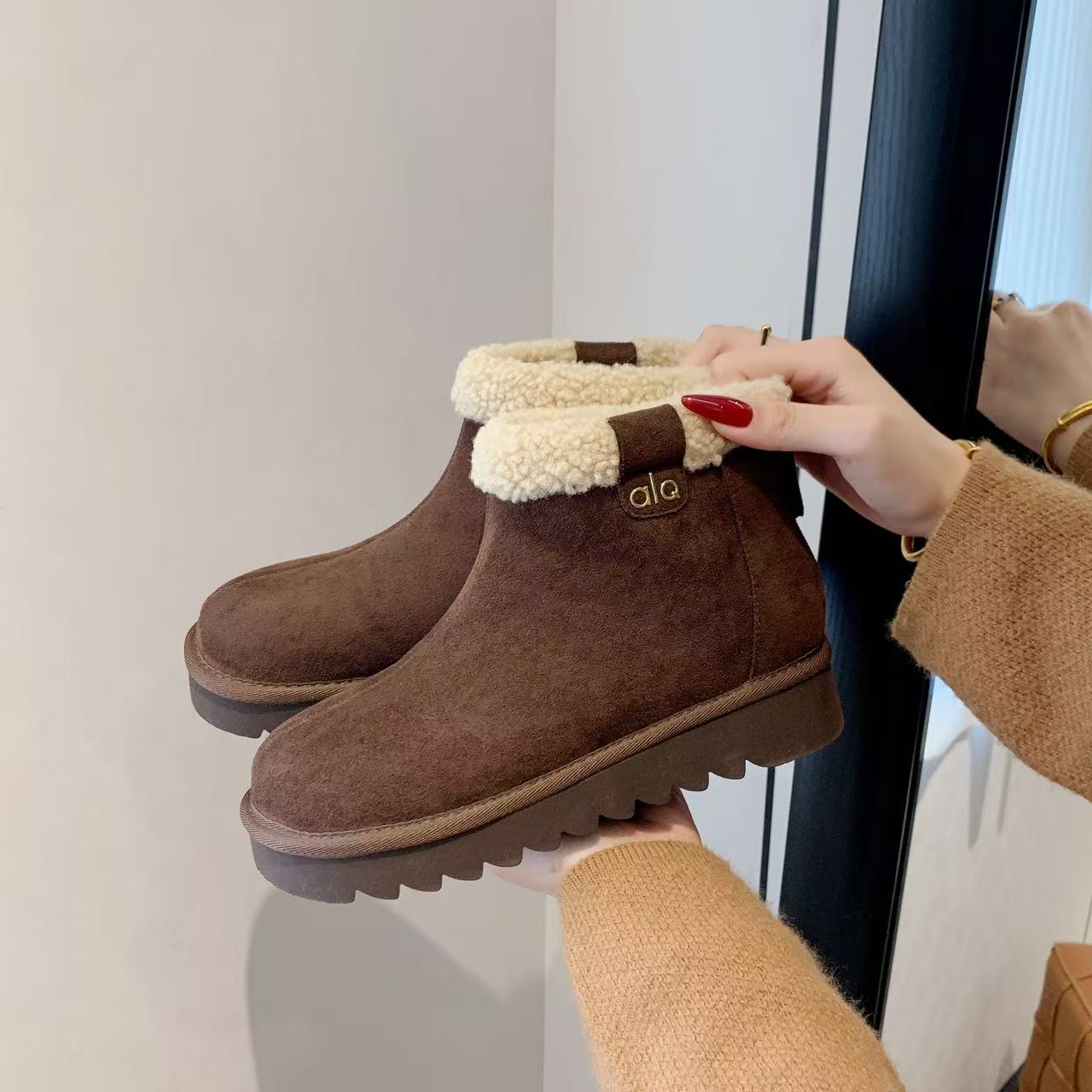 翻边羊羔毛雪地靴冬季加绒保暖