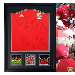 威尔士全队吉格斯 贝尔 亲笔签名 足球服球衣 含SA证书 精致裱框