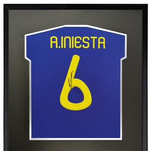 伊涅斯塔 2010世界杯西班牙队夺冠 亲笔签名足球服球衣 客场 裱